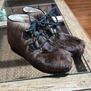 Vintage Capitol Blondo Seal Fur Lace-Up Boots